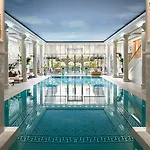Shangri-La Hotel, Paris