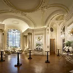 Shangri-La Hotel, Paris