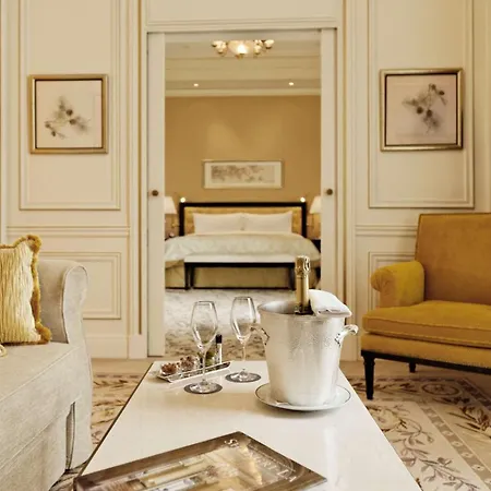 Shangri-la 5* Parigi