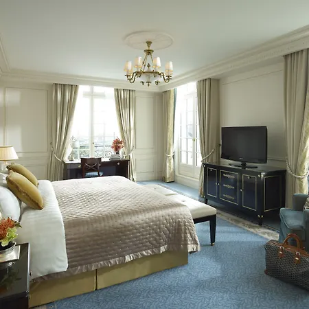 Shangri-la 5* Parigi