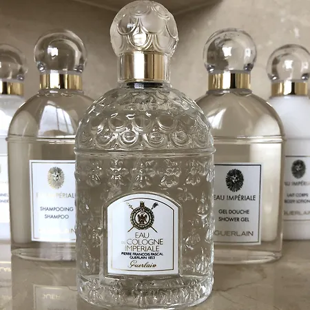 Shangri-la 5* Parigi