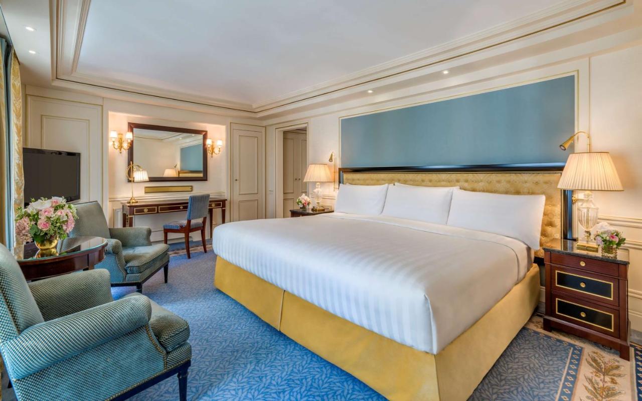 Shangri-la Hotel, Hotel 5*