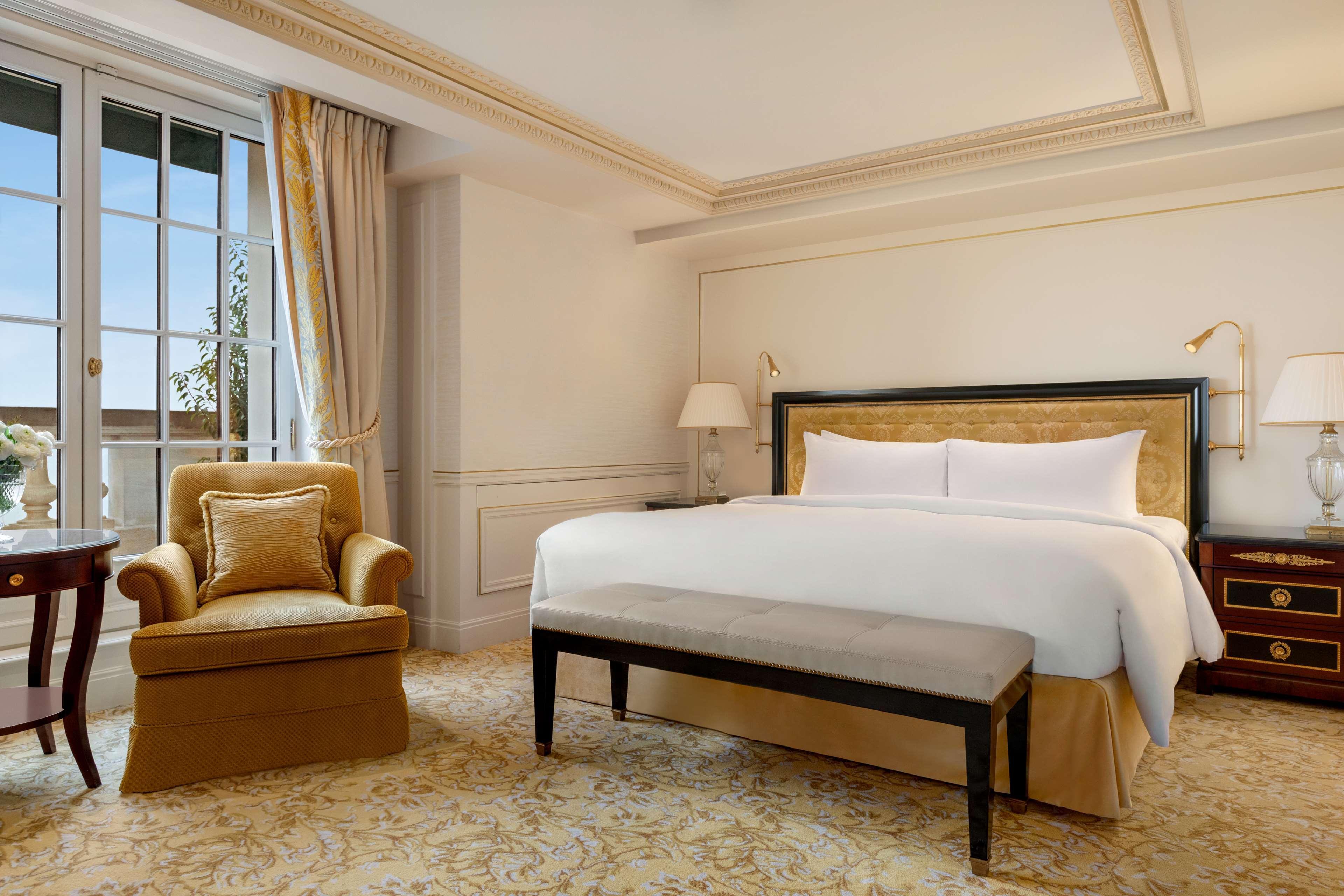 Hotel Shangri-la Hotel,