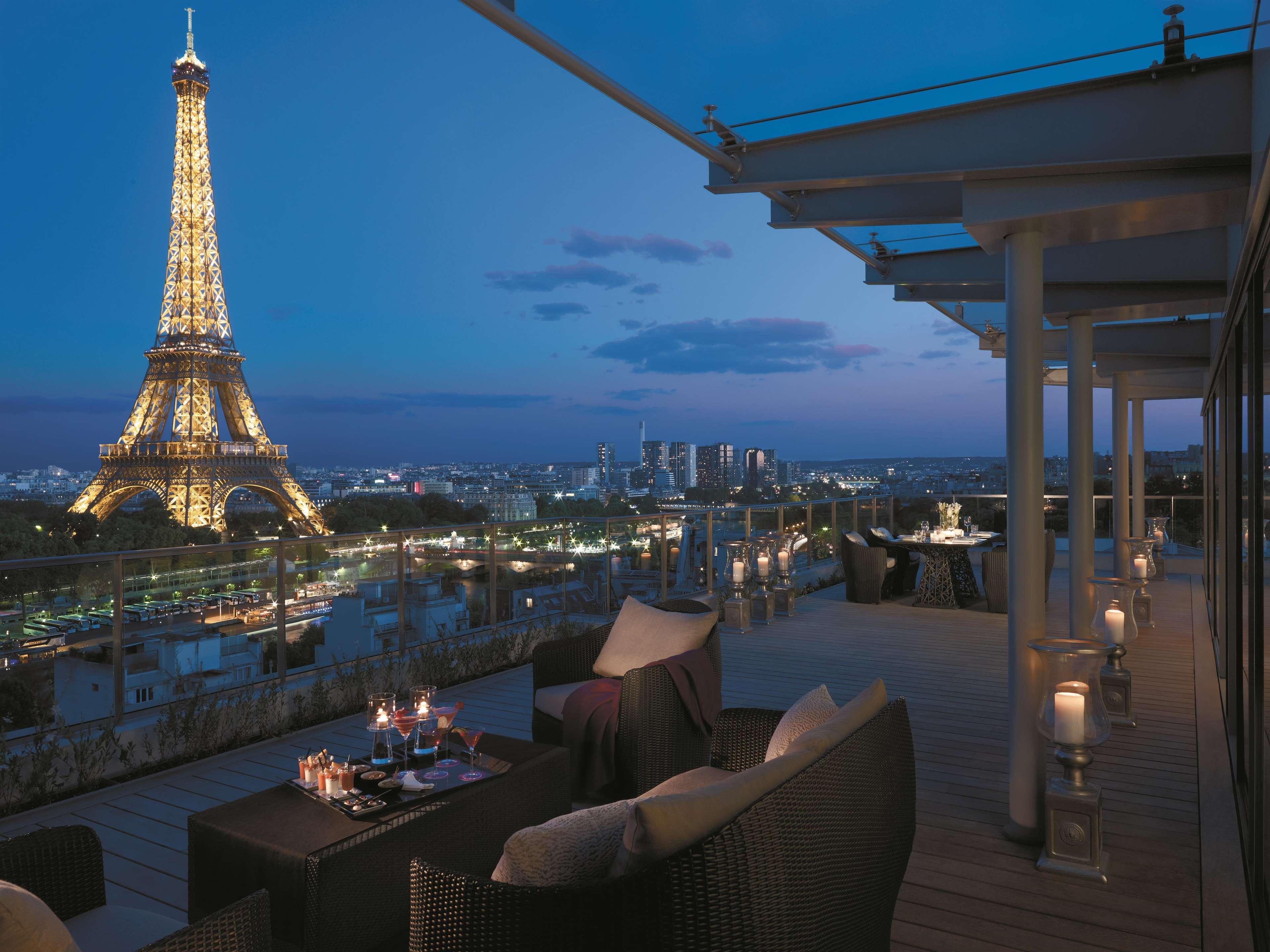 Shangri-la Hotel, Hotel