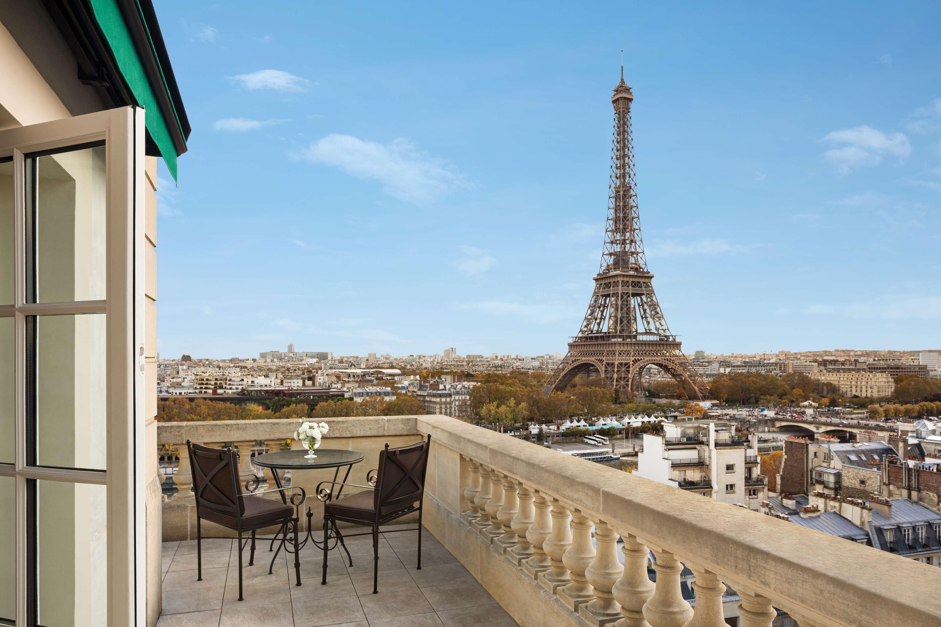 Shangri-la Hotel, Hotel Parigi