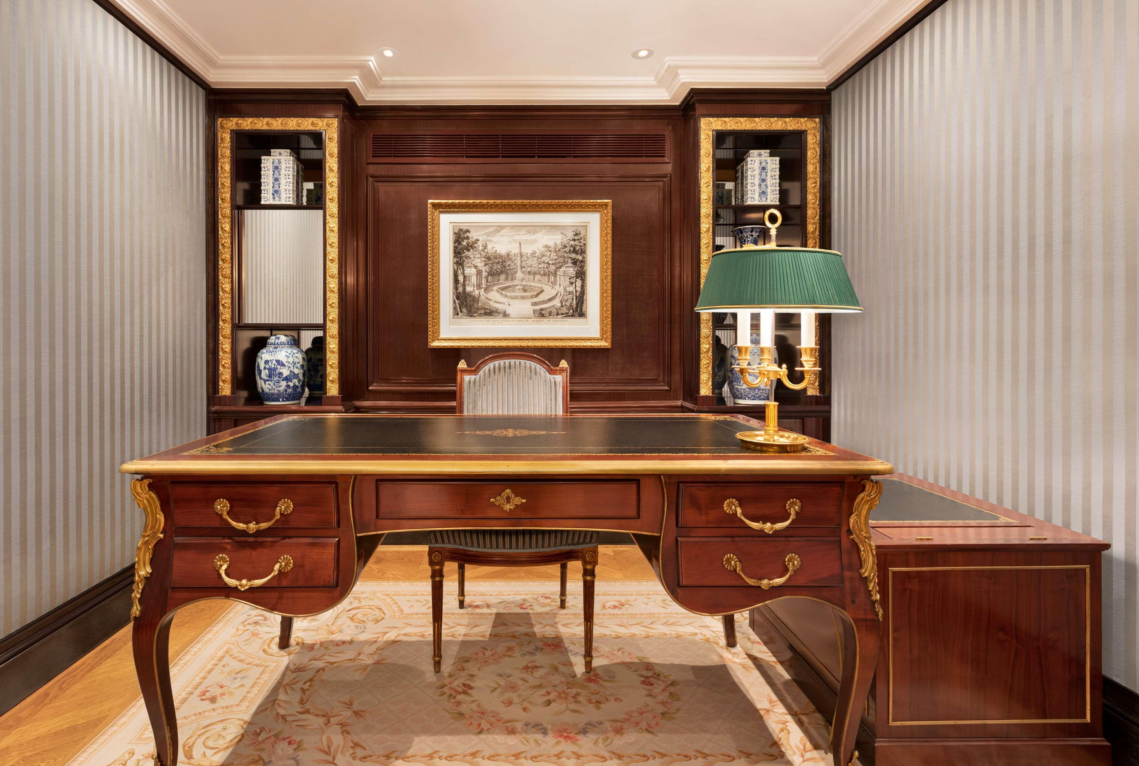 Shangri-la Hotel, 5* Parigi
