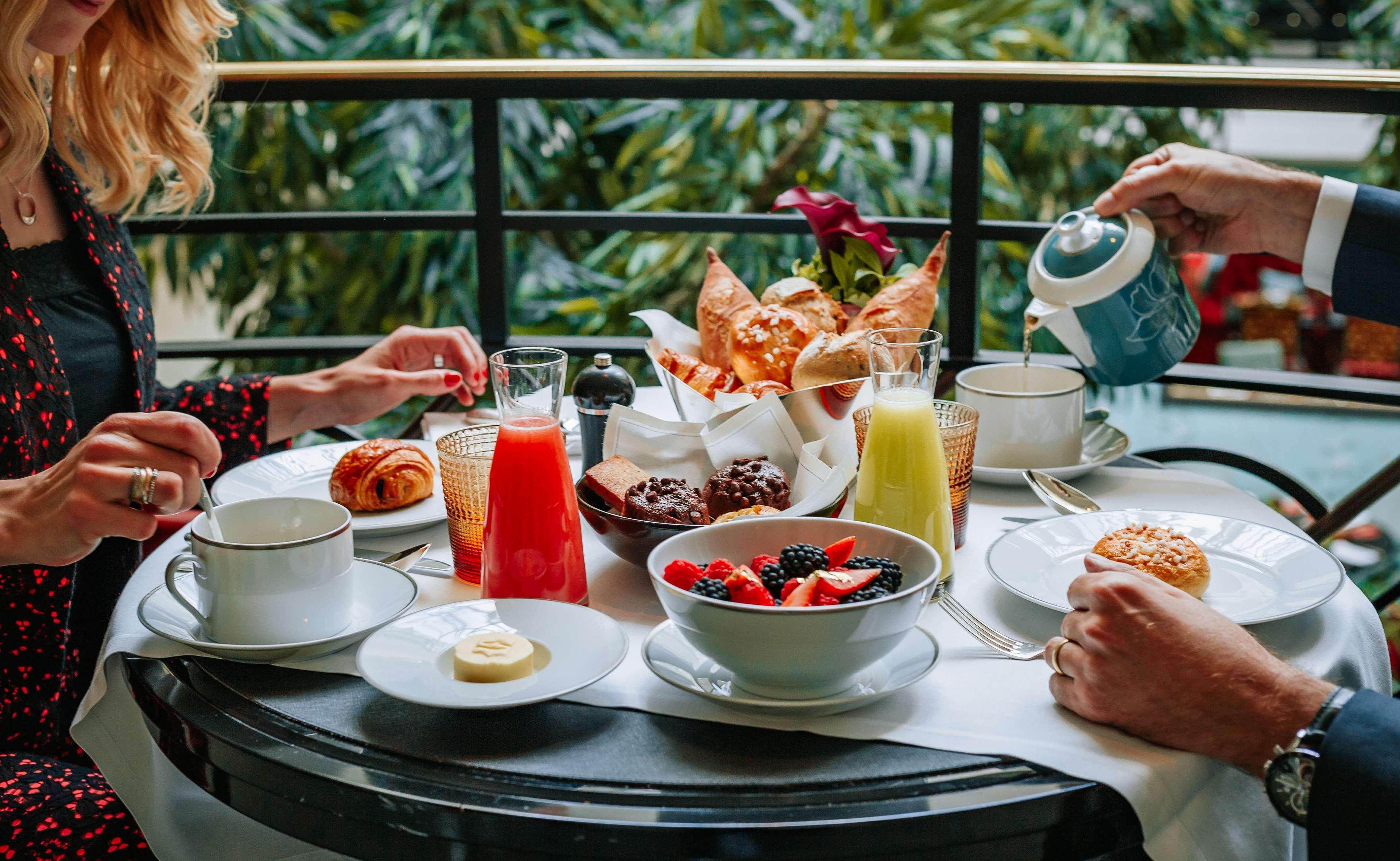 Shangri-la Hotel, 5*