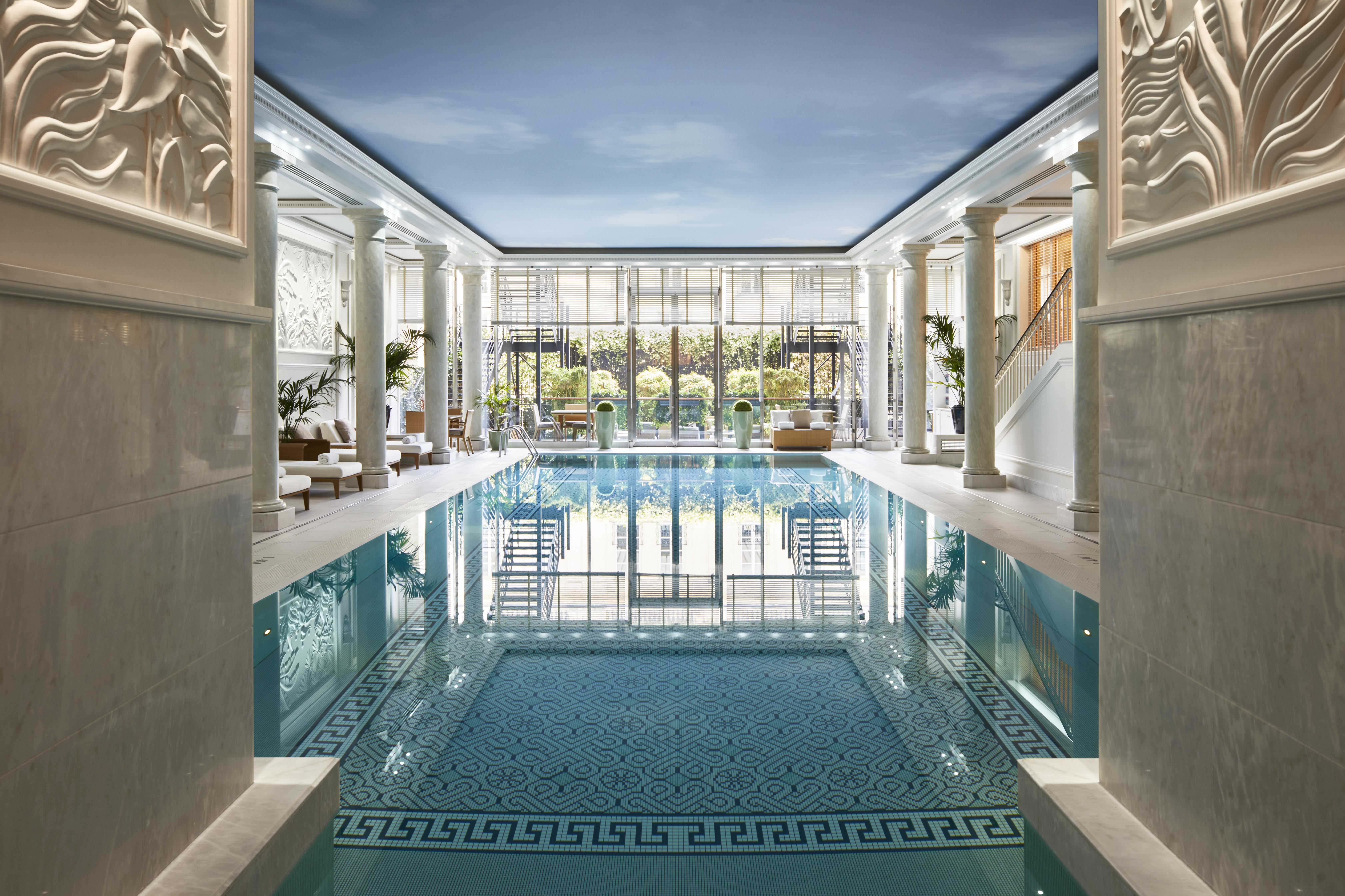 Shangri-la Hotel, Parigi