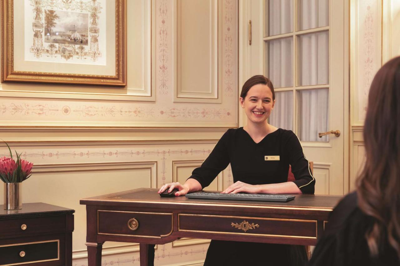 Shangri-la Hotel, Hotel 5*