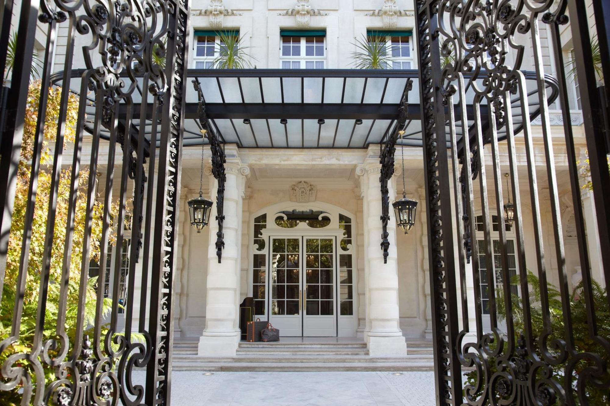 Shangri-la Hotel,