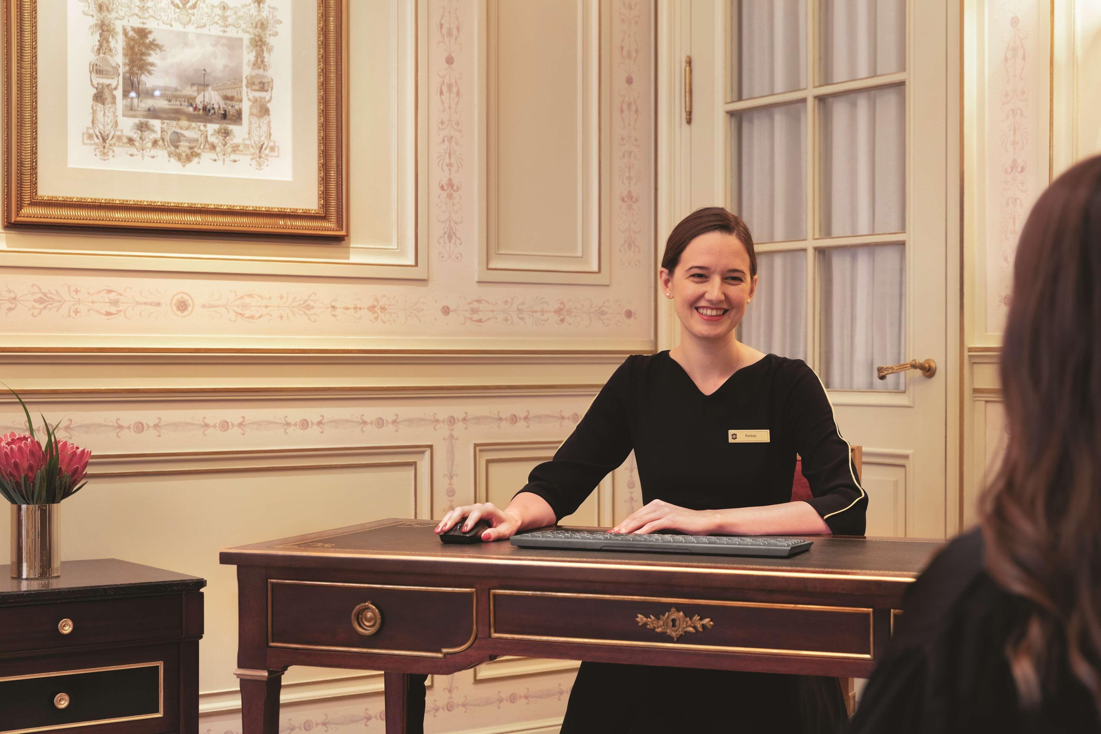 Shangri-la Hotel 5*