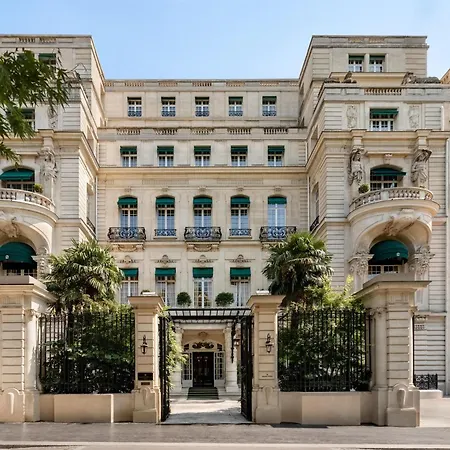Hotel Shangri-la 5*