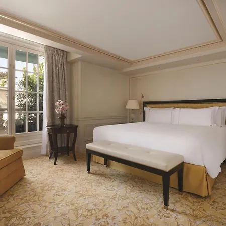 Shangri-la Hotel 5*