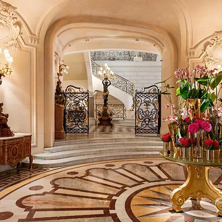 Shangri-la Hotel Paris