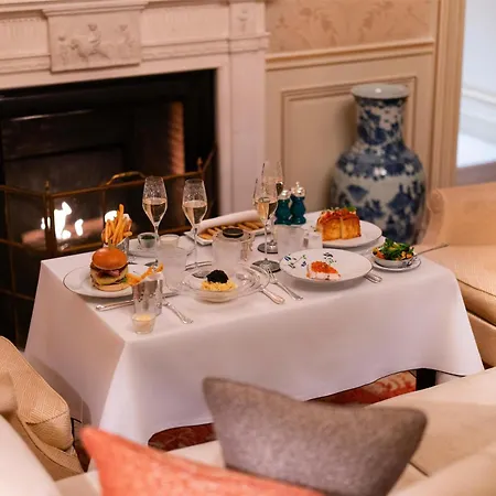Shangri-la Hotel Paris